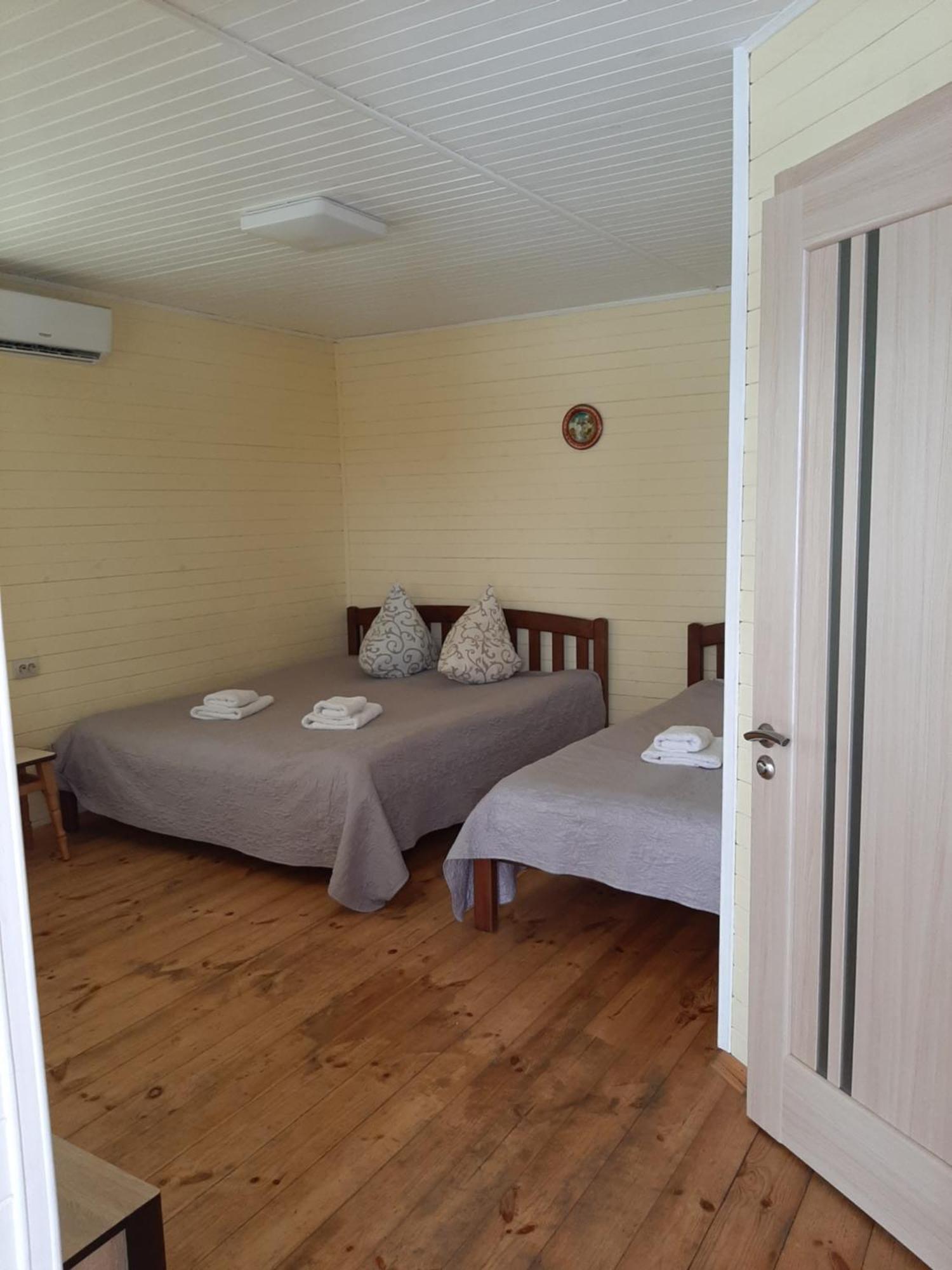 Hotel Гостьовий Дім На Герцена Guest Hous On Gertsena à Novhorod-Siverskyi Chambre photo